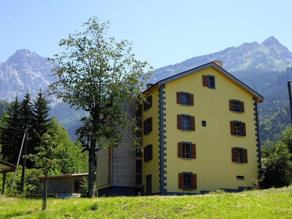Heidi'S Guesthouse Frenières Exterior foto