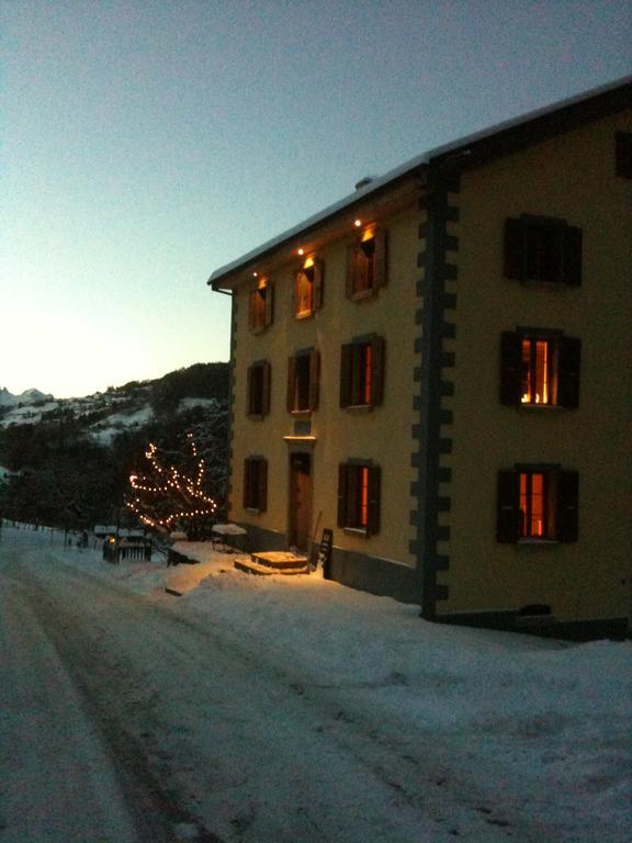Heidi'S Guesthouse Frenières Exterior foto
